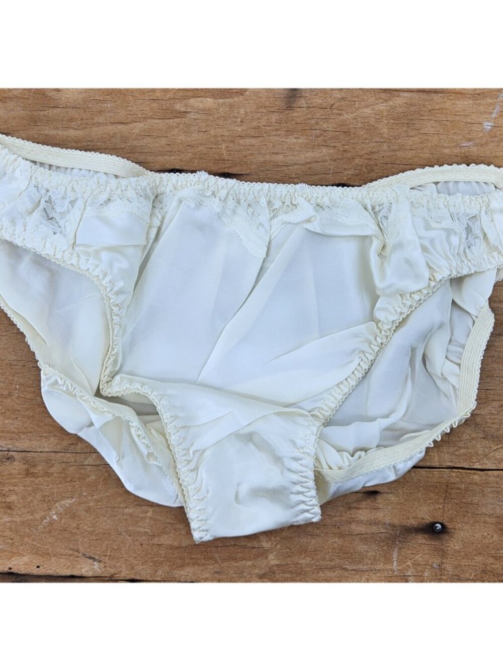 New VTG 90s Victoria's Secret Silk Hipster Womens L Ivory Panty